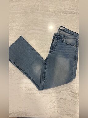 Mid-Rise Light Blue Women's Jeans